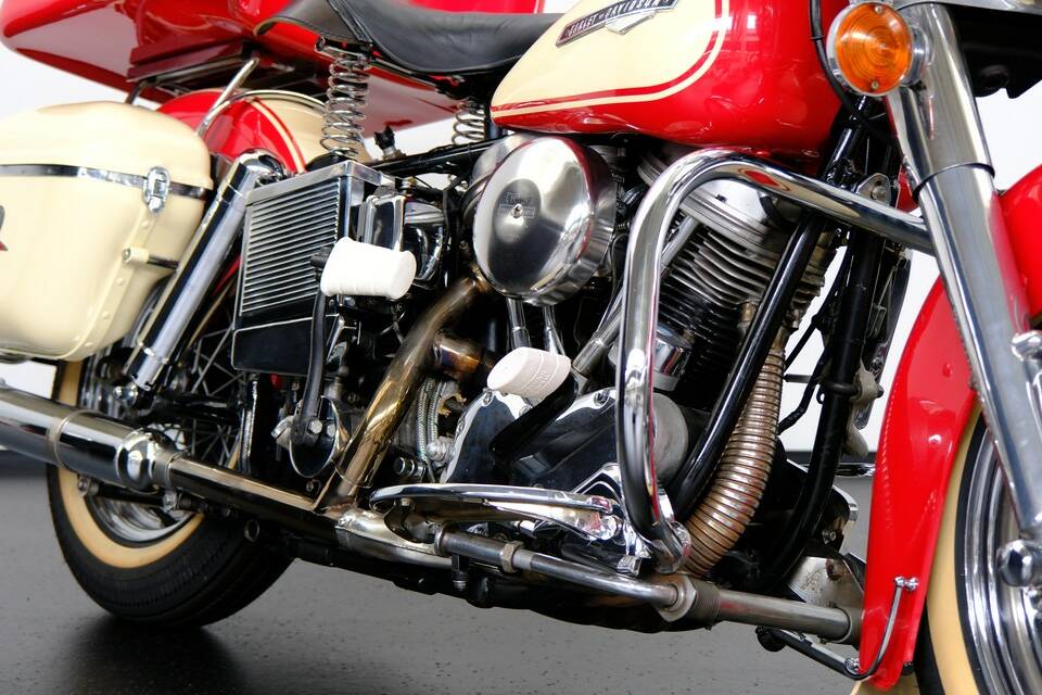 Image 19/75 of Harley-Davidson FL Panhead (1965)