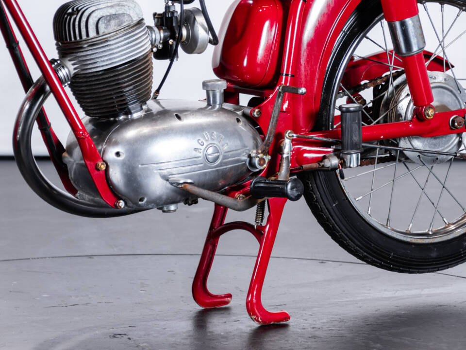 Image 13/24 of MV Agusta DUMMY (1955)