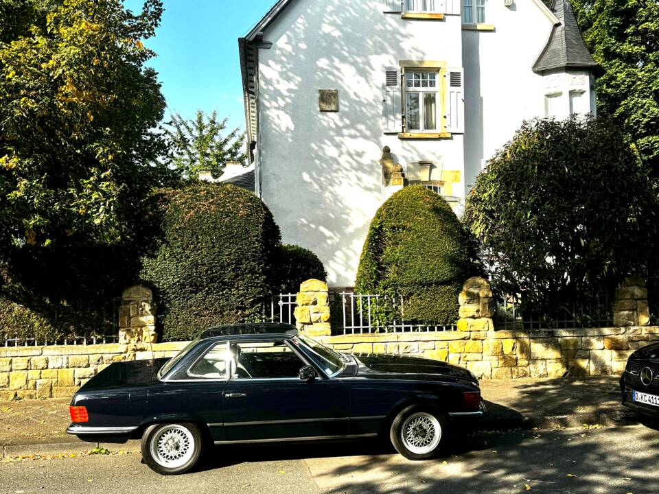 Image 18/21 of Mercedes-Benz 280 SL (1985)
