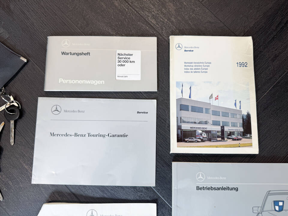 Immagine 44/100 di Mercedes-Benz 190 E 2.3 (1992)