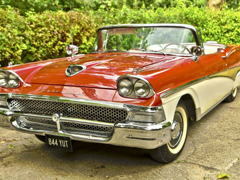 Imagen 11/50 de Ford Fairlane 500 Skyliner (1958)