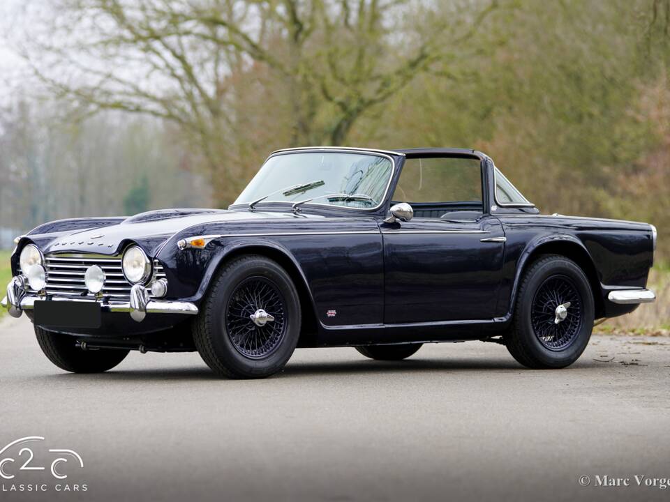 Image 1/45 of Triumph TR 4A (1966)