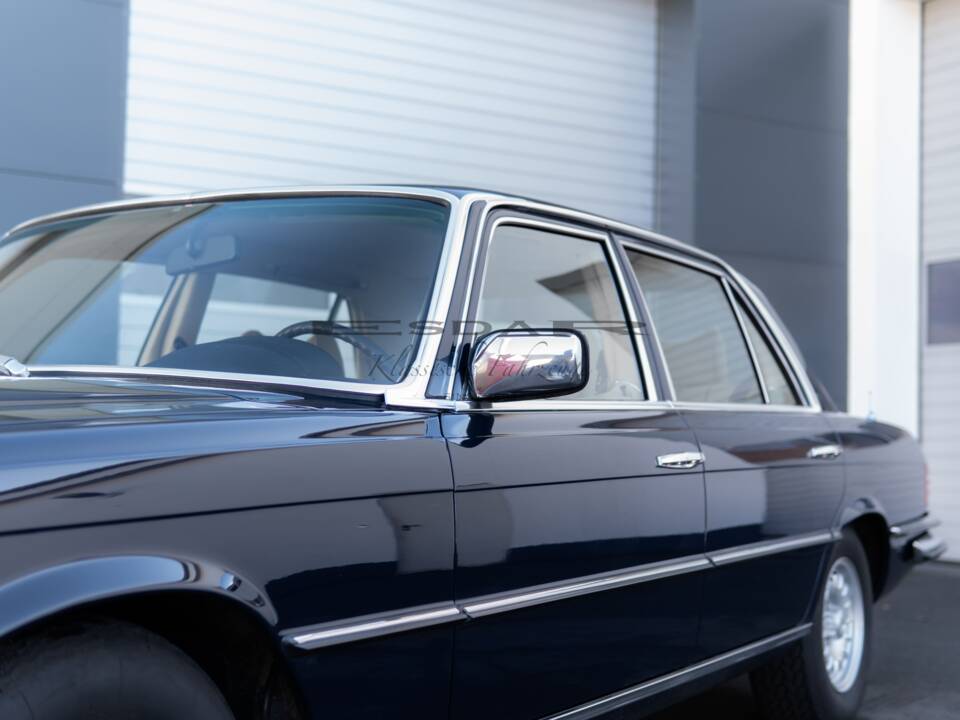 Image 14/30 of Mercedes-Benz 450 SEL 6,9 (1977)