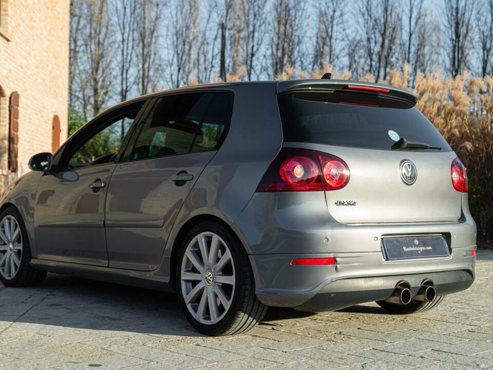 Immagine 6/50 di Volkswagen Golf V 3.2 R32 (2009)