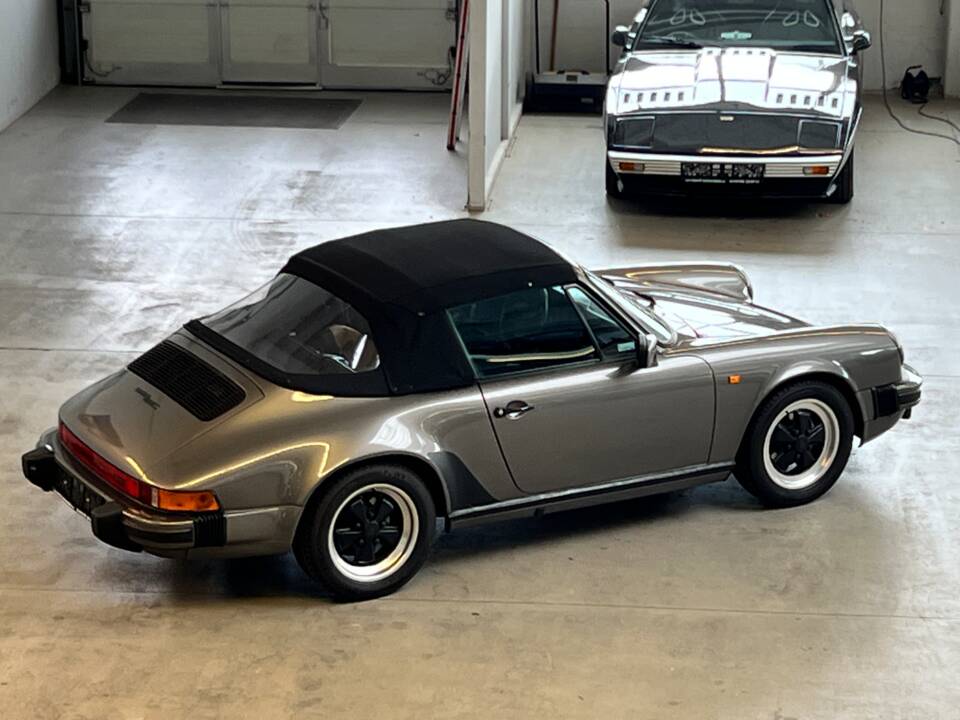 Image 8/71 de Porsche 911 SC 3.0 (1983)