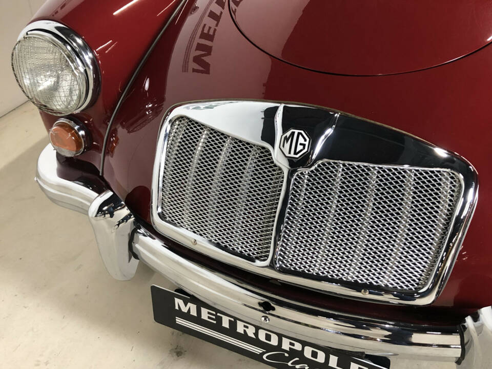 Image 13/25 of MG MGA 1600 (1959)