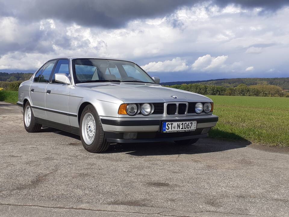 Afbeelding 20/31 van BMW 525i (1990)