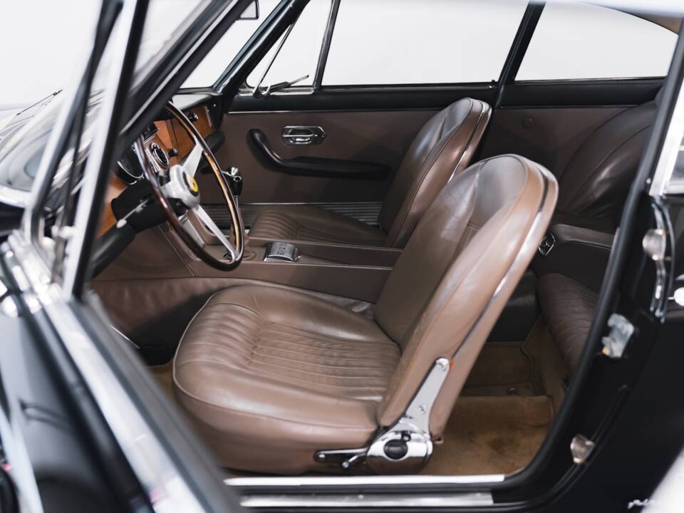 Image 10/100 of Ferrari 330 GT 2+2 (1965)