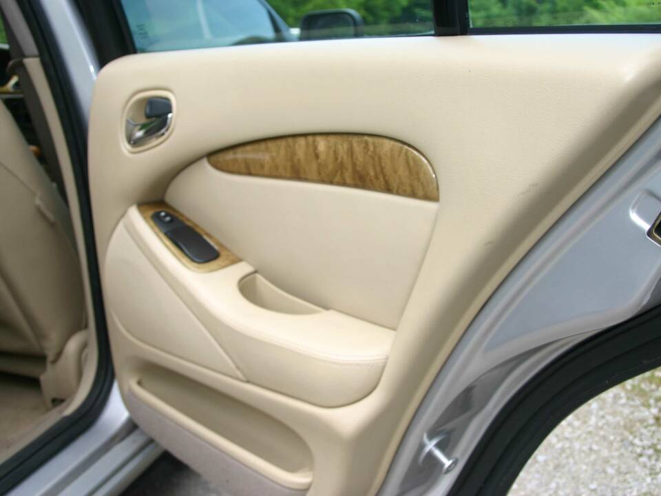 Bild 19/51 von Jaguar S-Type 4.0 V8 (2000)