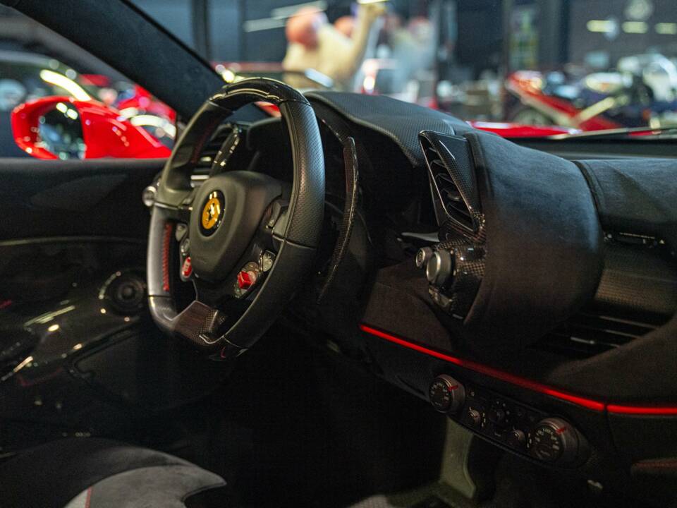 Bild 30/50 von Ferrari 488 Pista (2019)