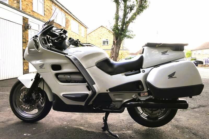 Immagine 2/21 di Honda ST 1100 Pan European (1998)