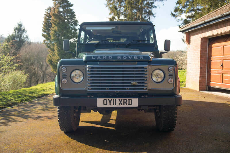 Bild 9/50 von Land Rover Defender 110 (2011)