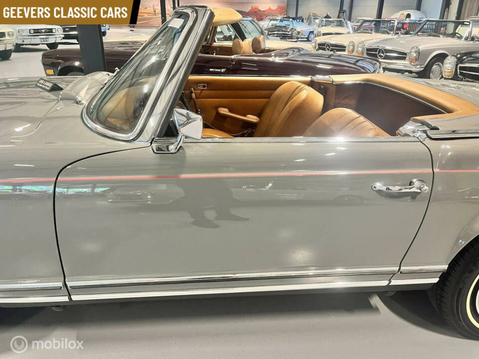 Immagine 6/33 di Mercedes-Benz 280 SL (1968)