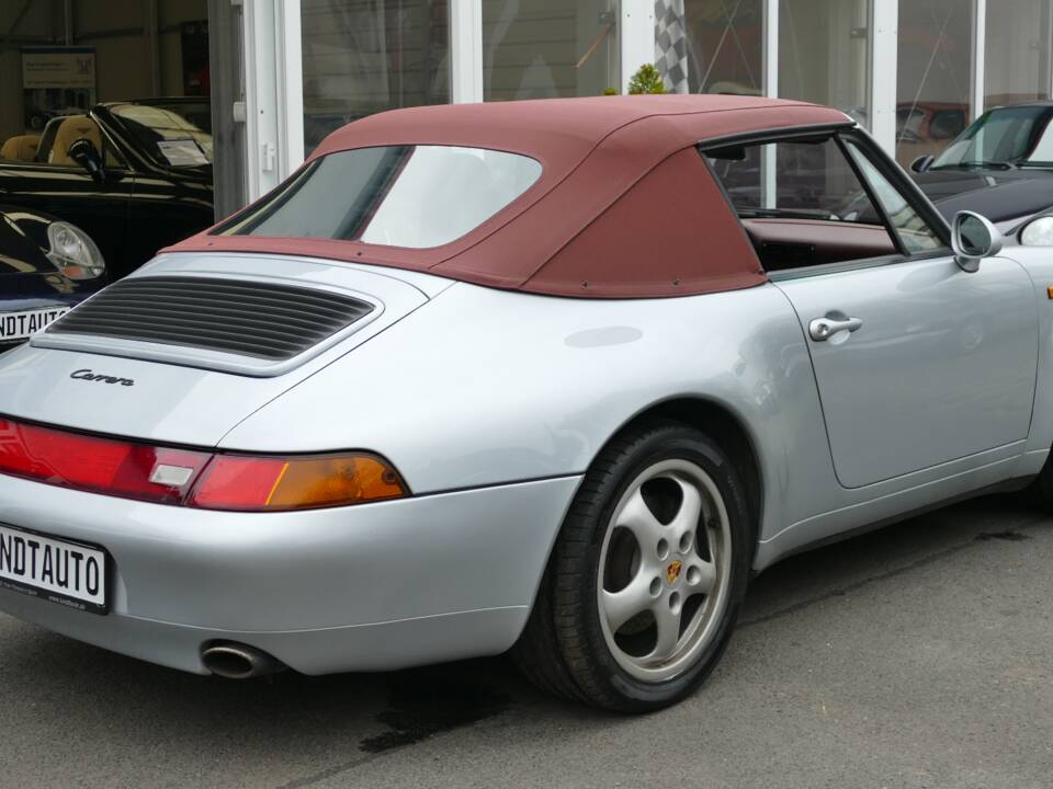 Image 3/23 of Porsche 911 Carrera 2 (1994)