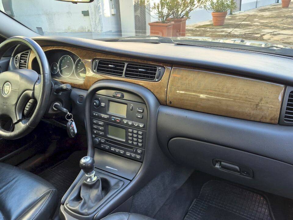 Imagen 31/45 de Jaguar X-Type 2.5 V6 (2002)