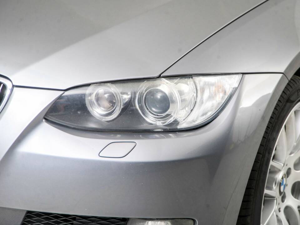 Afbeelding 22/50 van BMW 325i (2007)