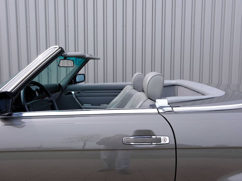 Image 53/96 of Mercedes-Benz 560 SL (1987)