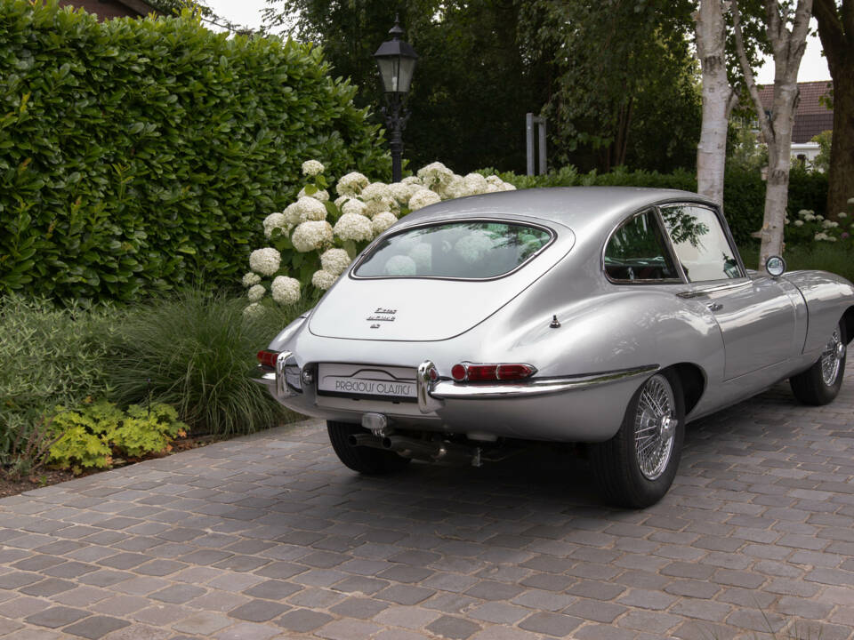 Image 9/57 of Jaguar E-Type (2+2) (1968)