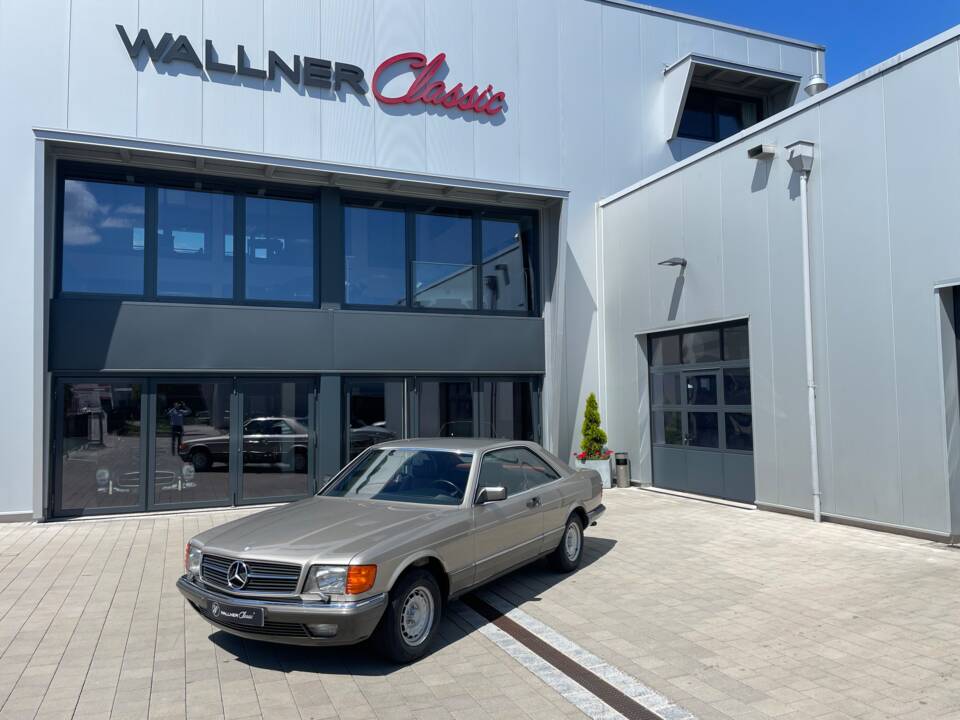Bild 1/48 von Mercedes-Benz 500 SEC (1985)