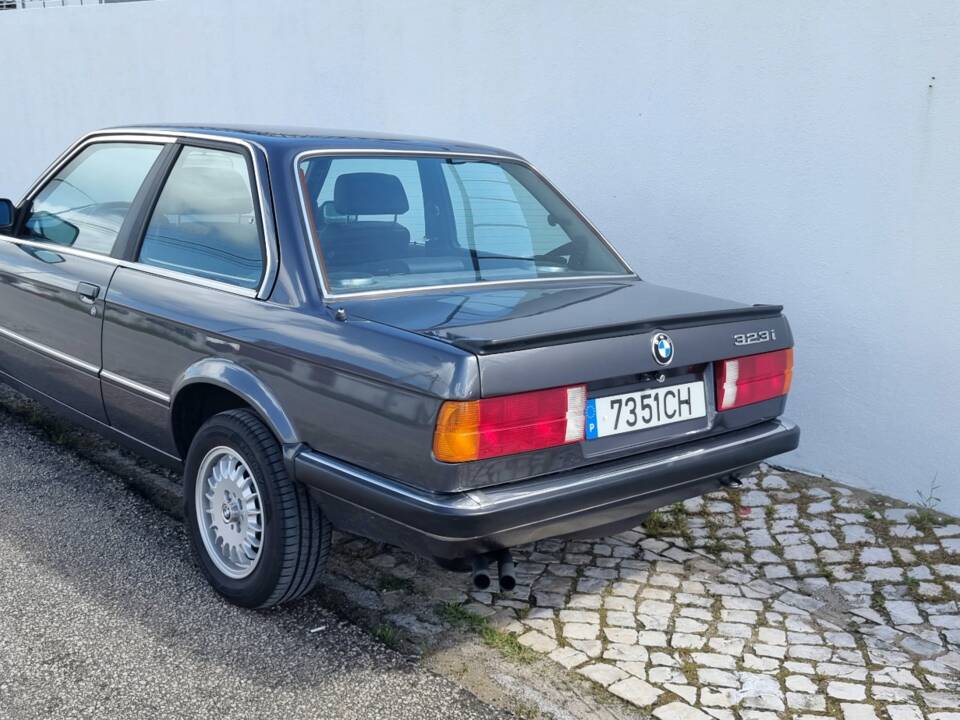 Image 15/100 of BMW 323i (1984)
