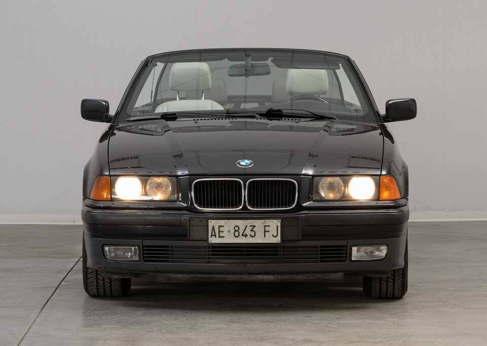 Image 3/46 of BMW 318i (1995)