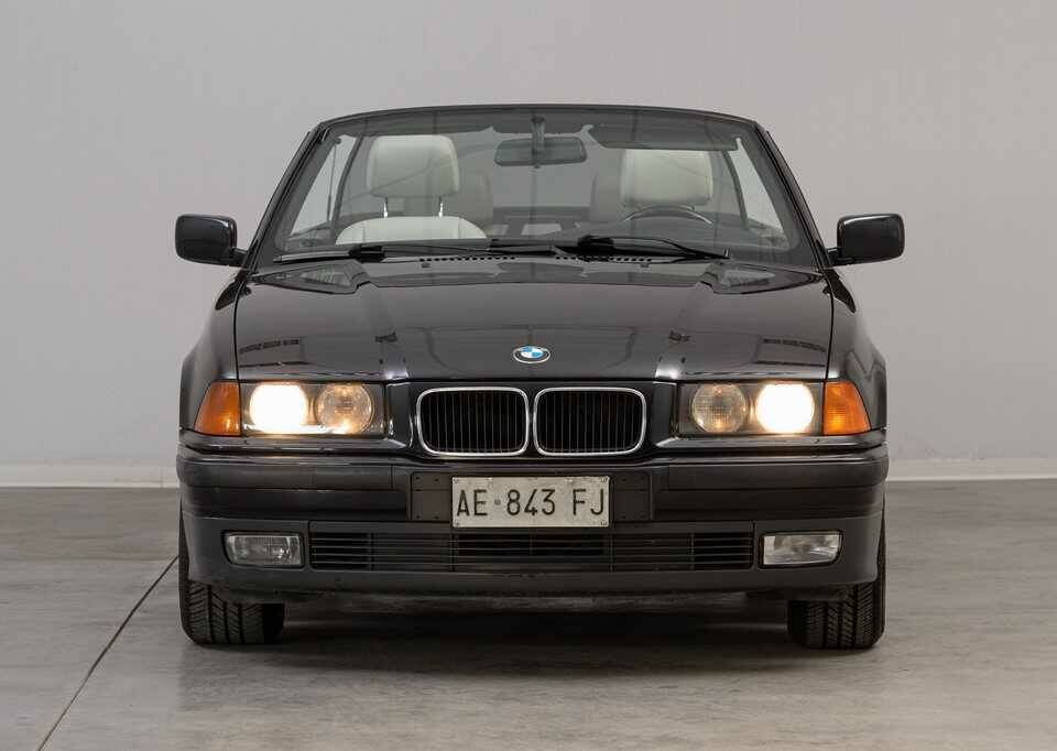 Image 3/46 de BMW 318i (1995)