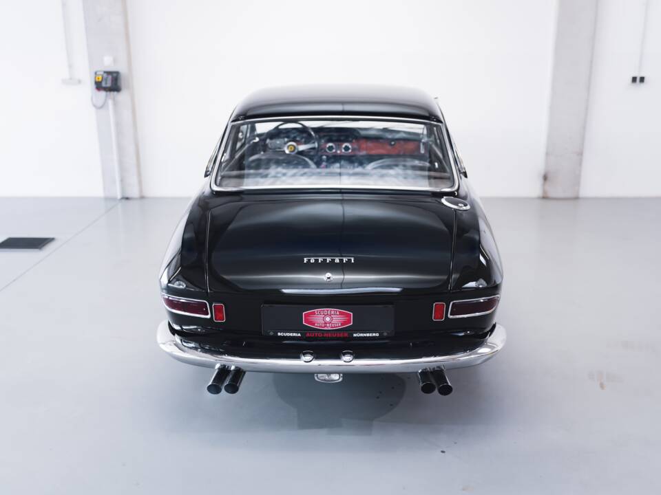 Image 42/100 of Ferrari 330 GT 2+2 (1965)