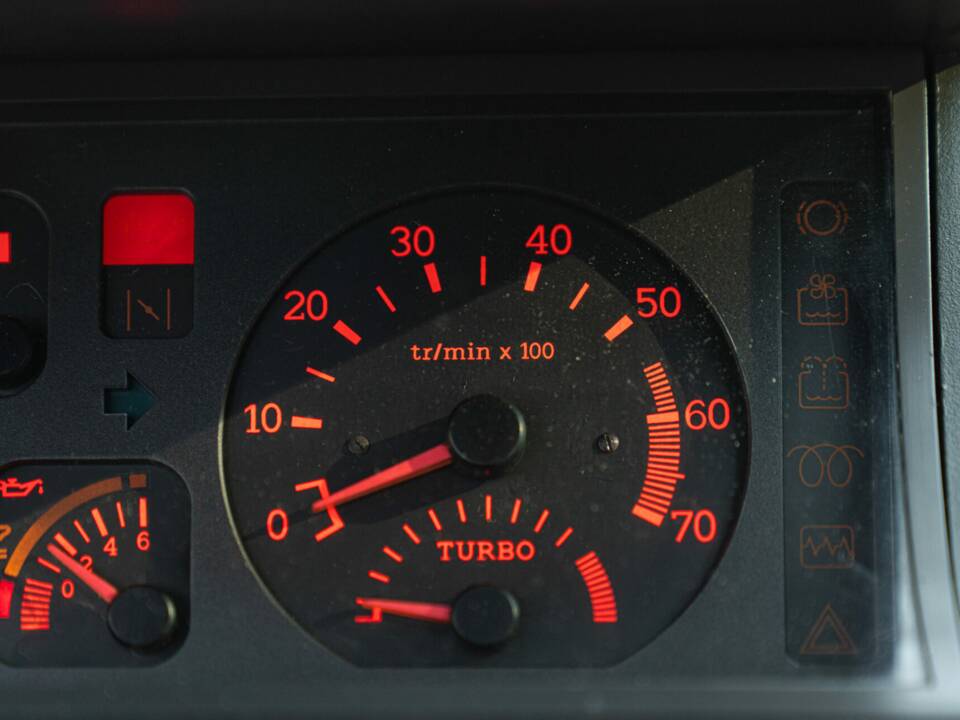 Bild 44/50 von Renault R 5 GT Turbo (1986)