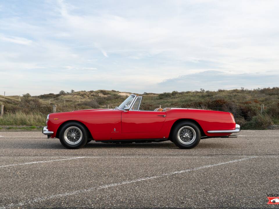 Image 2/38 of Ferrari 250 GT Cabriolet Pininfarina (1961)