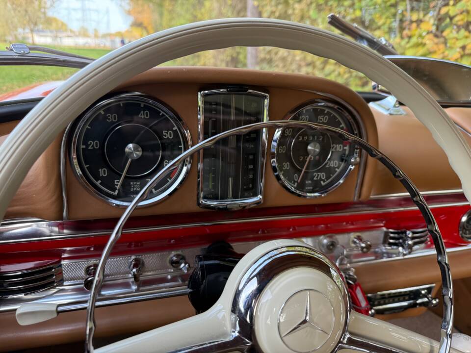 Image 12/28 of Mercedes-Benz 300 SL Roadster (1960)