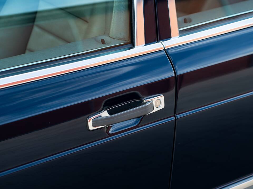 Image 21/72 de Mercedes-Benz 500 SEL (1984)