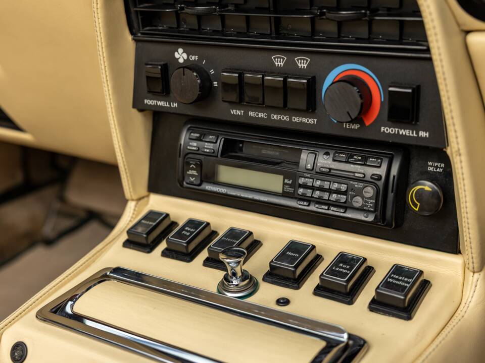 Bild 28/92 von Aston Martin V8 Volante X-Pack (1989)