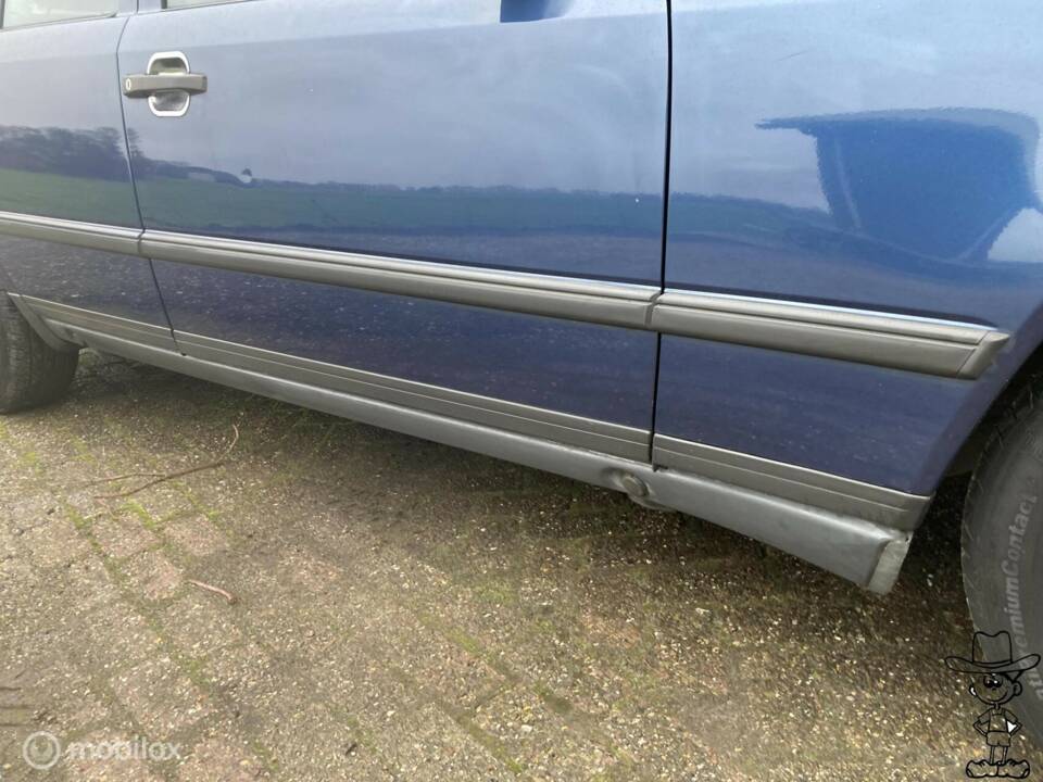 Bild 18/50 von Mercedes-Benz 300 E (1986)