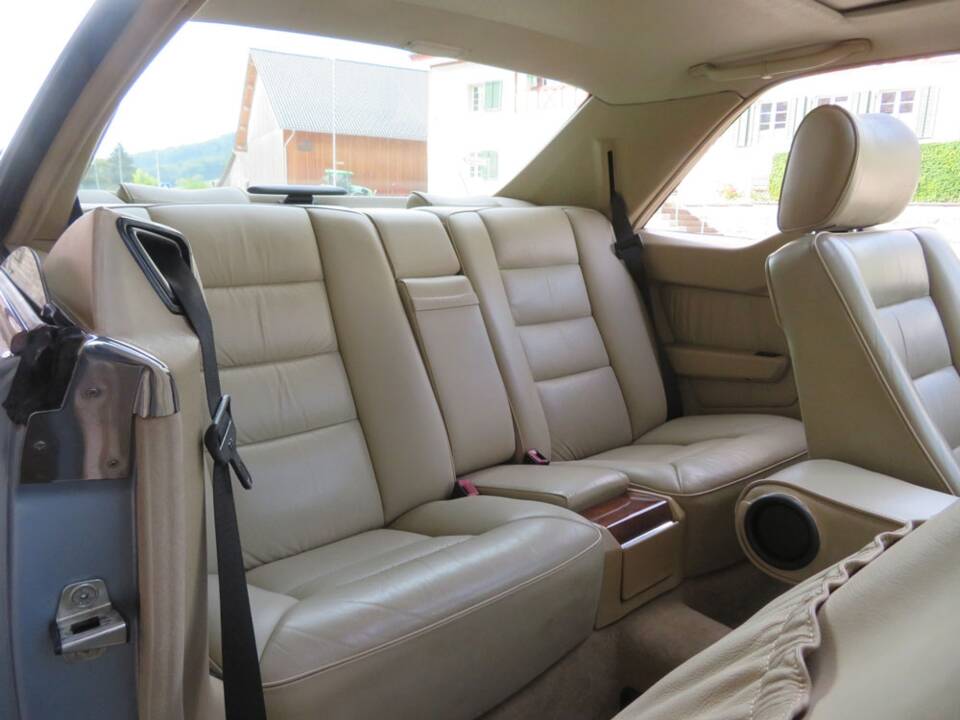 Bild 9/12 von Mercedes-Benz 300 CE (1990)
