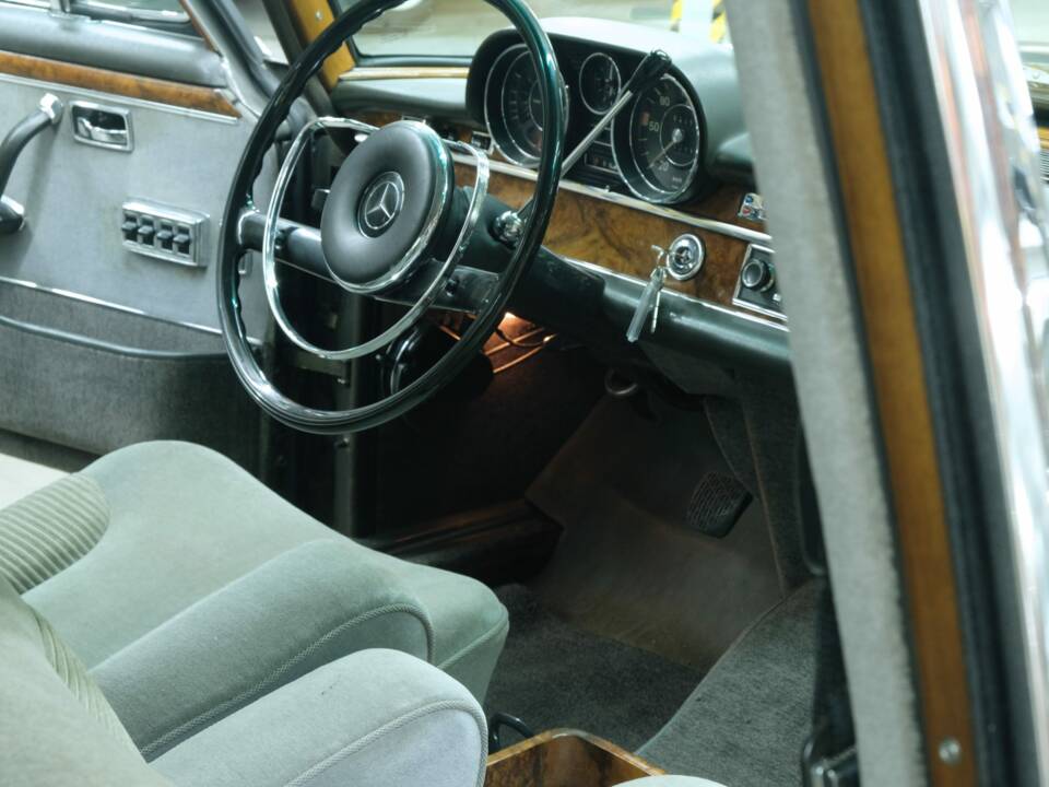 Bild 40/50 von Mercedes-Benz 300 SEL (1967)