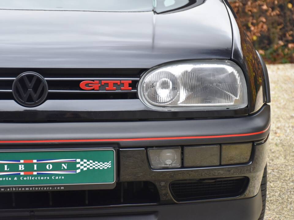 Image 17/41 de Volkswagen Golf III 2.0 GTI &quot;Edition&quot; (1997)