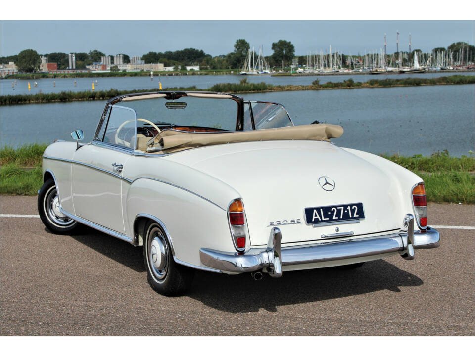 Image 21/35 of Mercedes-Benz 220 SE Cabriolet (1959)
