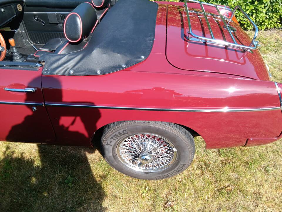 Immagine 4/11 di MG MGB (1975)