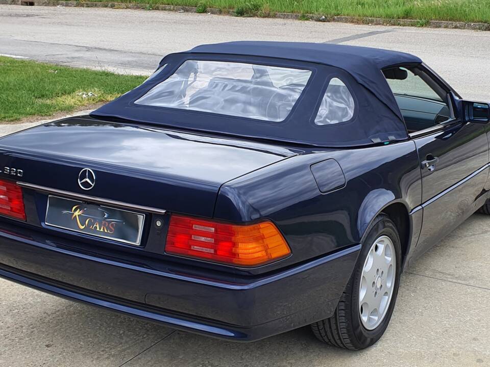 Image 21/43 of Mercedes-Benz SL 320 (1994)