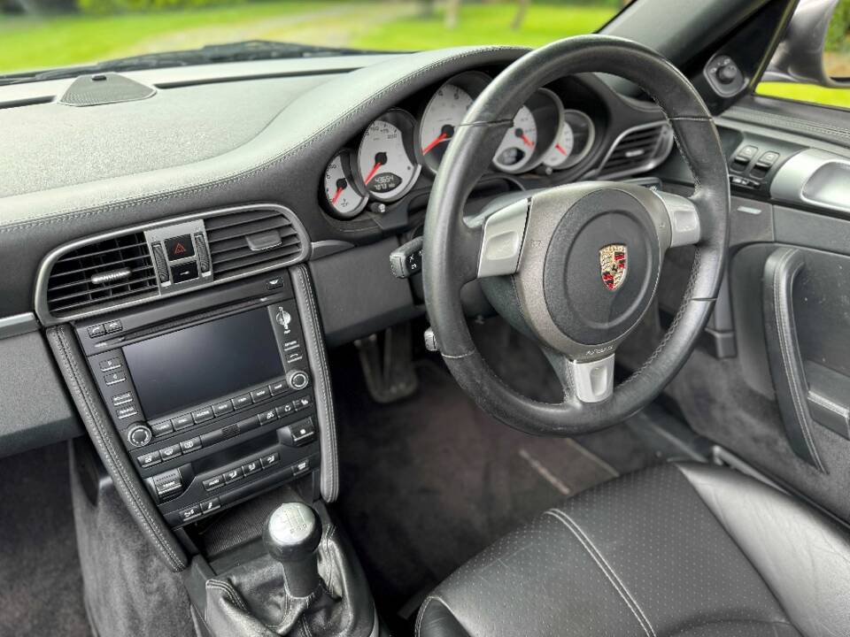 Image 26/30 of Porsche 911 Carrera 4S (2009)