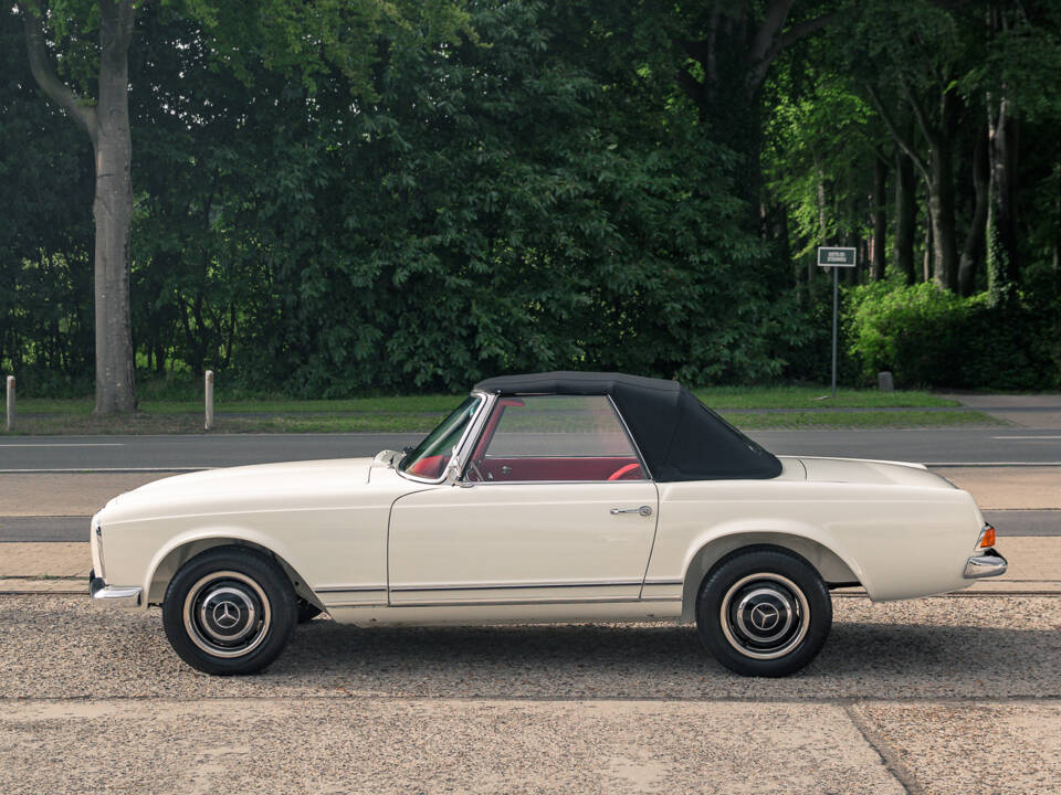 Image 19/60 of Mercedes-Benz 230 SL (1967)