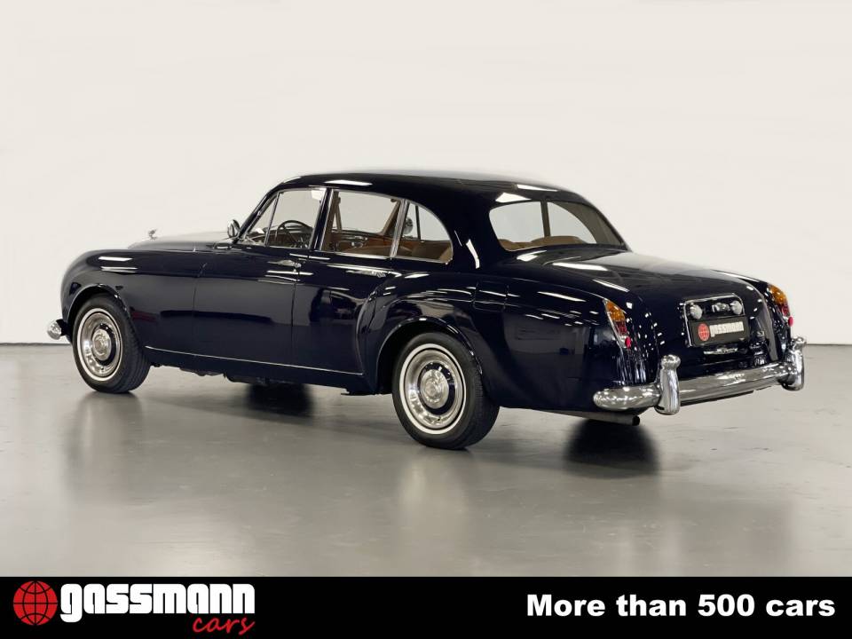 Image 7/15 of Bentley S 3 Continental Flying Spur (1963)