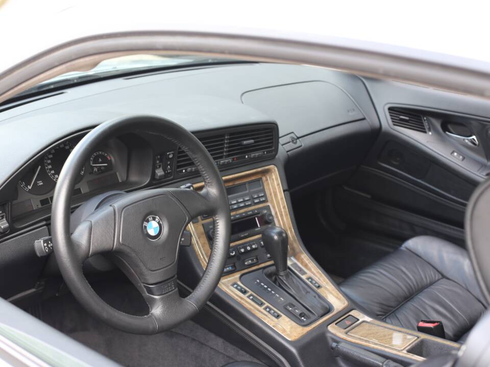 Afbeelding 13/33 van BMW 840i (1994)