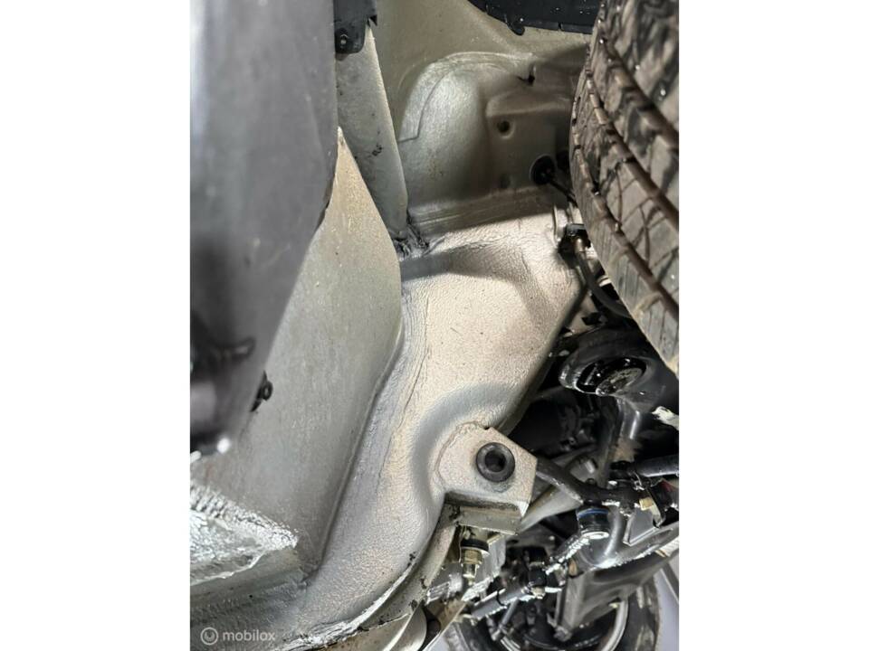 Immagine 22/41 di Mercedes-Benz 560 SL (1986)