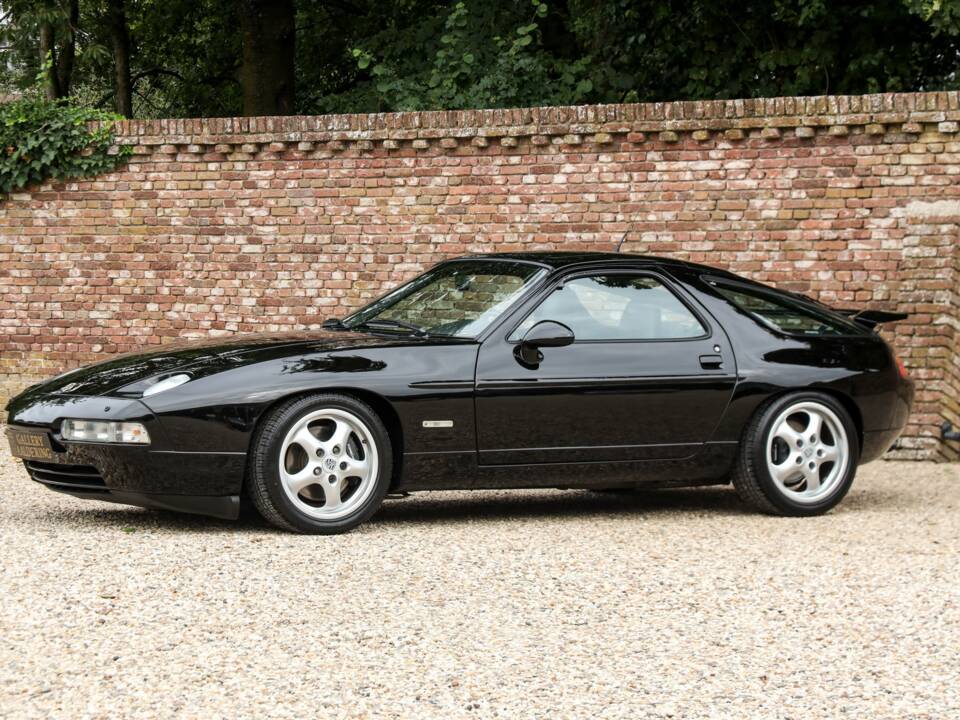 Afbeelding 47/50 van Porsche 928 GTS (1994)