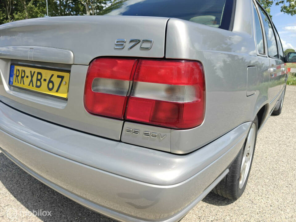 Afbeelding 11/36 van Volvo S 70 2.5 (1997)