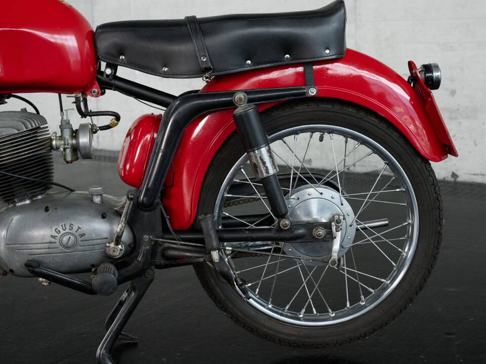 Image 8/28 of MV Agusta 125 TR (1958)
