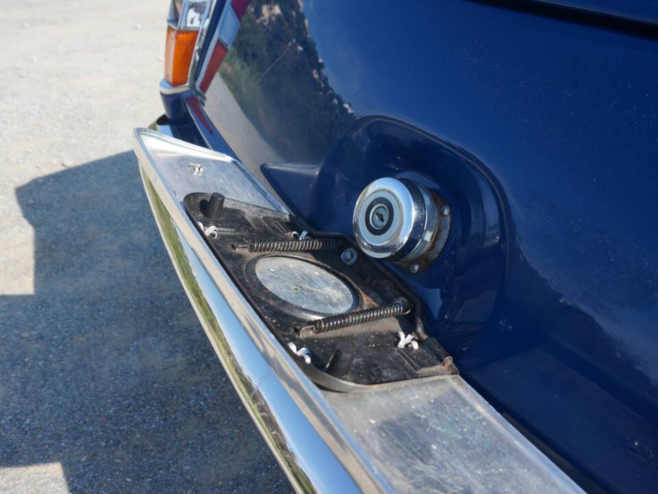 Image 26/46 of Peugeot 404 Coupé (1967)