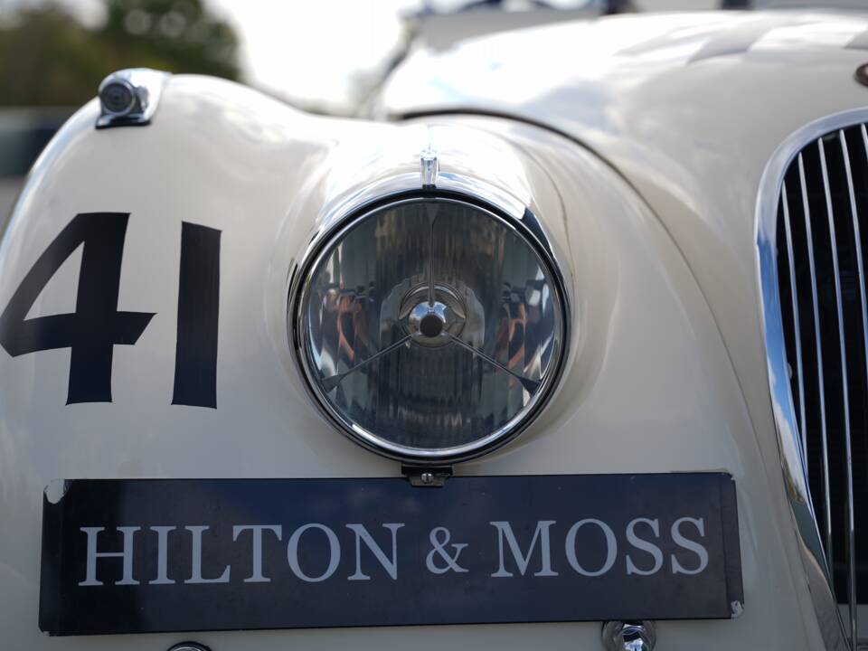 Image 37/50 of Jaguar XK 120 OTS (1950)