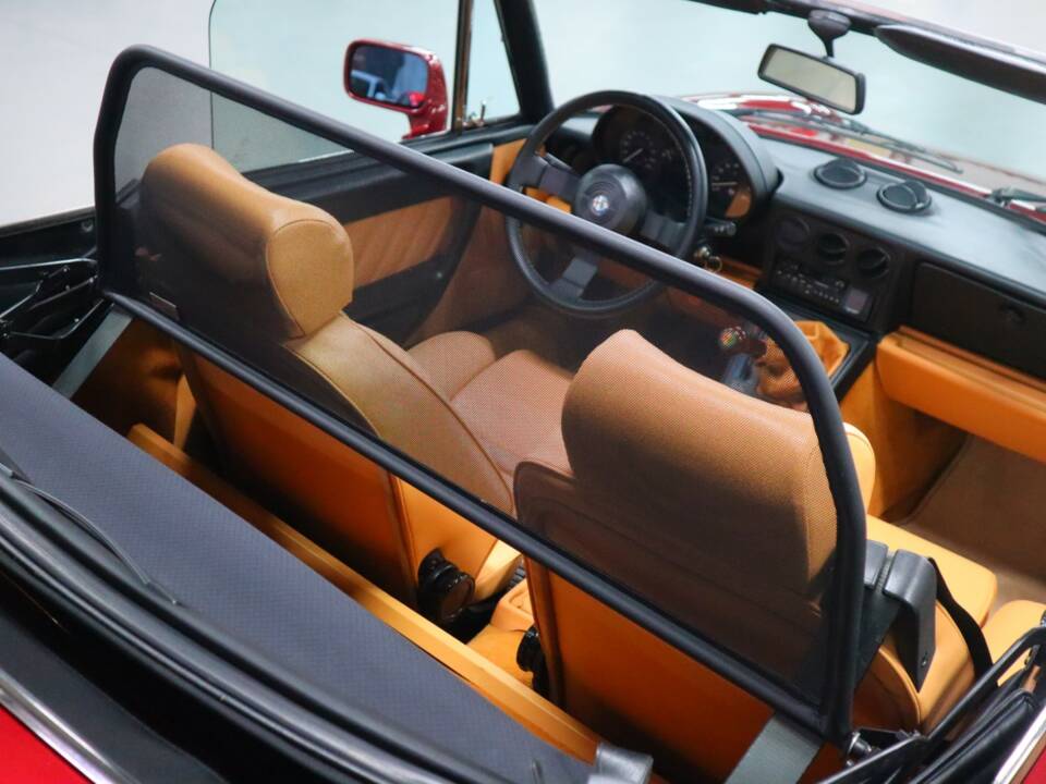 Image 14/58 de Alfa Romeo 2.0 Spider (1992)